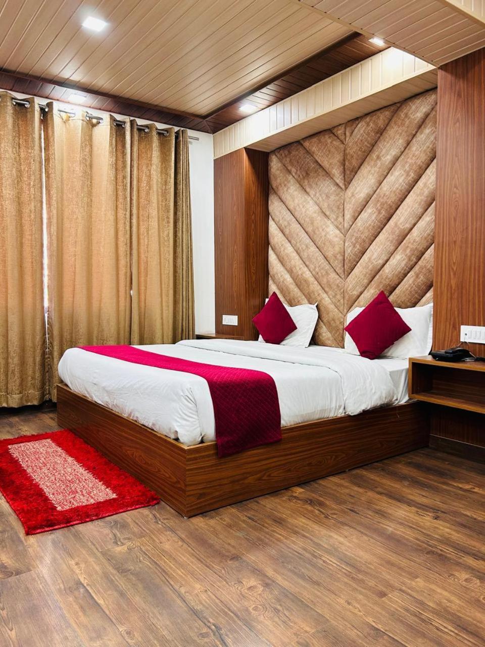 Yog Maya Regency B&B Shimla Exteriör bild