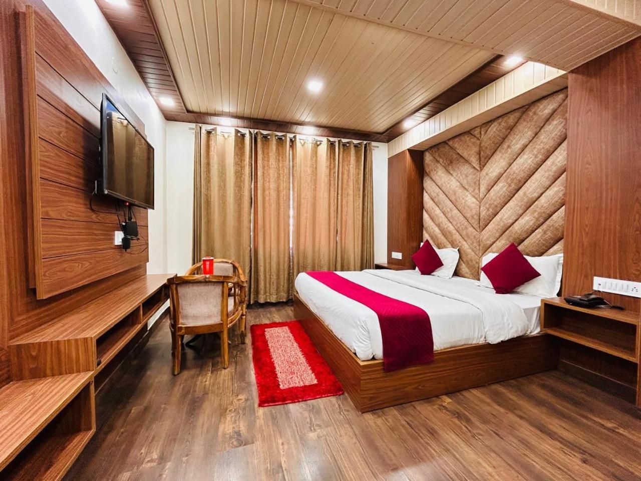 Yog Maya Regency B&B Shimla Exteriör bild