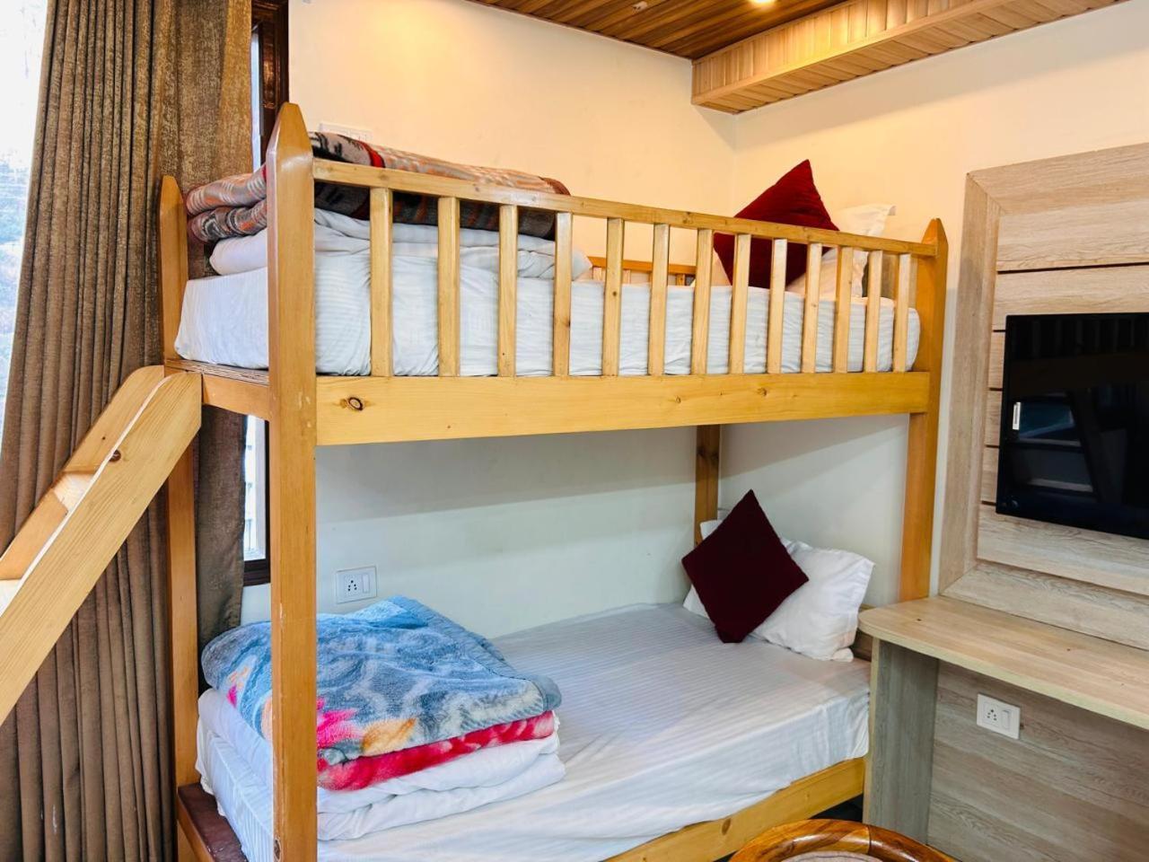 Yog Maya Regency B&B Shimla Exteriör bild
